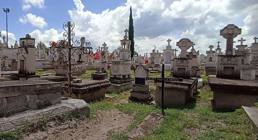 En el antiguo Panteón de Dolores, en Jerez, Zacatecas,
