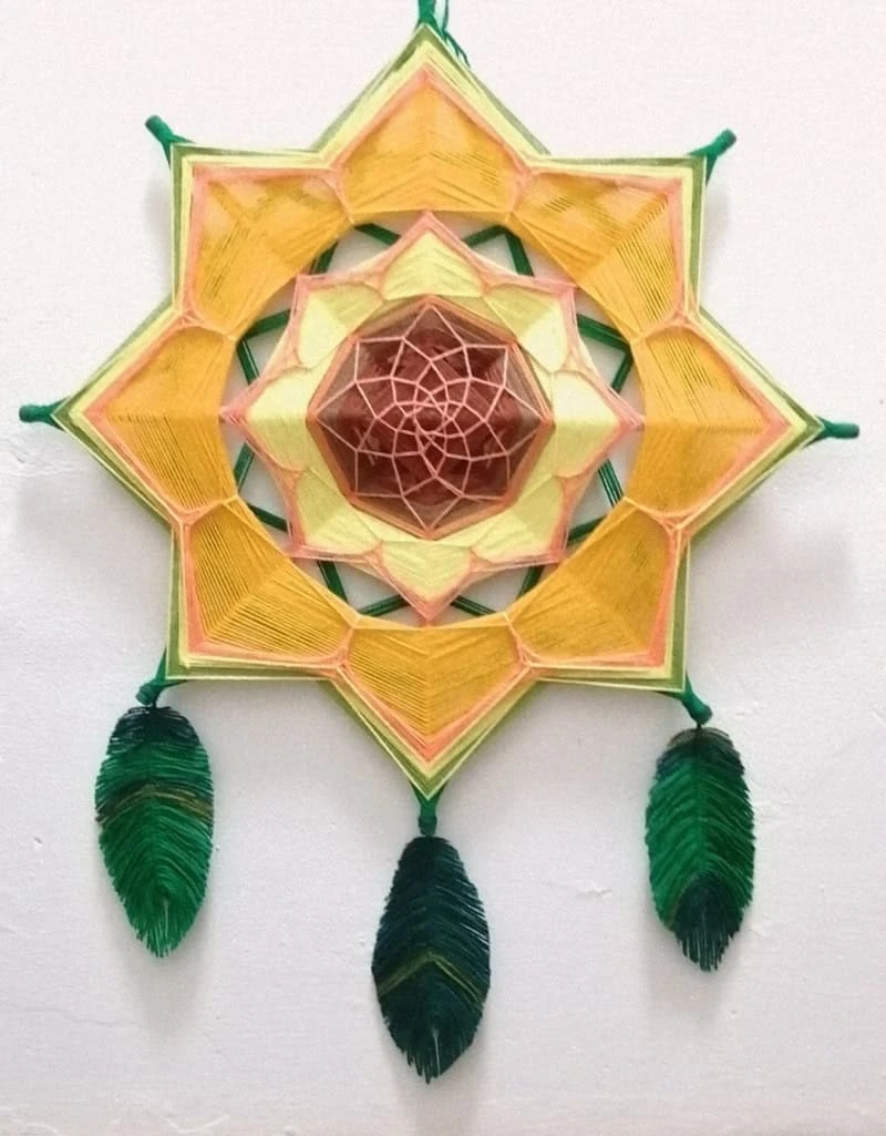 Entre hilos, colores y nuevas ideas, las asistentes podrán disfrutar de una actividad que combina aprendizaje, relajación y convivencia.