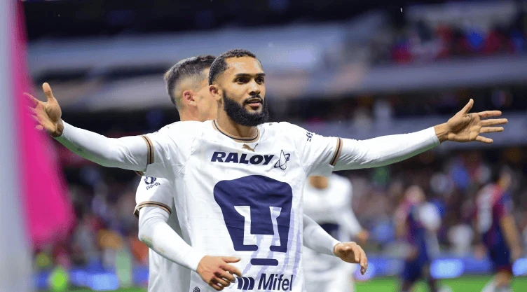 Salomón Rondón se mantiene con el título de goleo. Foto: Cortesía
