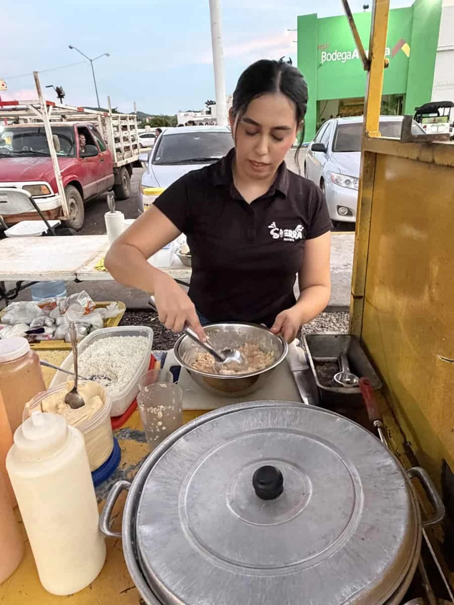 Sierra Snacks ha logrado conquistar a los clientes de Pradera Dorada y hace pocos meses abrió un segundo punto de venta en San Joaquin