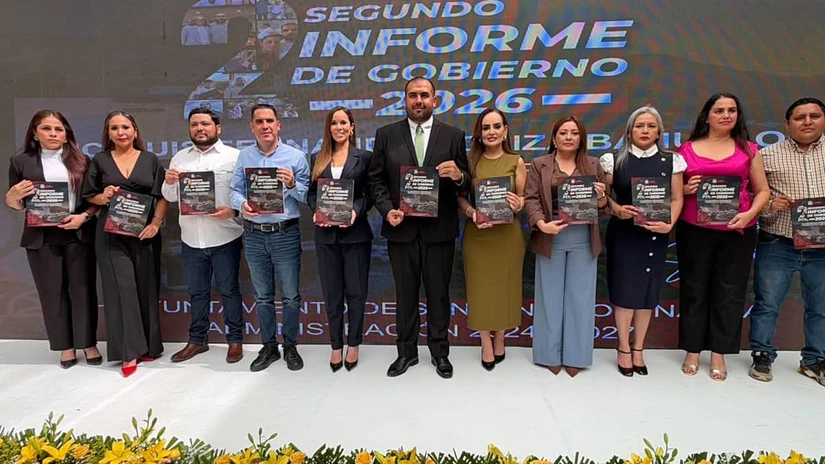 Durante su Segundo Informe de Gobierno, el alcalde Luis Fernando Loaiza Bañuelos destacó la entrega de mil 607 documentos de certeza jurídica, el proyecto de inversión para la Universidad para el Bienestar Benito Juárez en Coyotitán y la meta de instalar 2 mil 80 lámparas LED en las comunidades de San Ignacio.