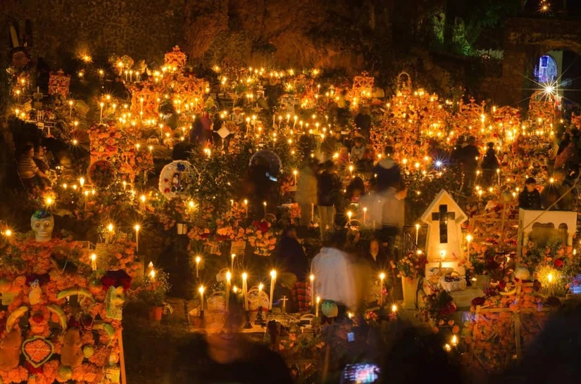 Así luce la Isla de Janitzio durante el Día de Muertos.
